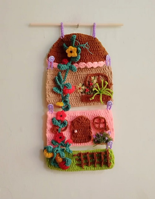 Crochet floral wall pocket 