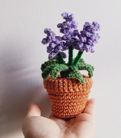 Crochet lavender flower