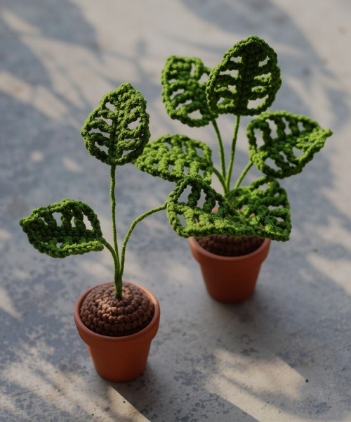 Crochet monstera plant