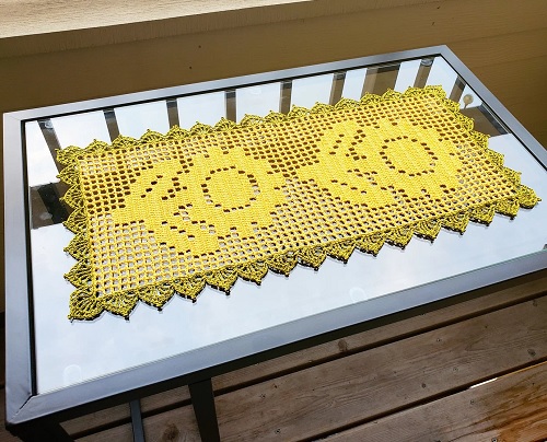 Crochet sunflower table runner 