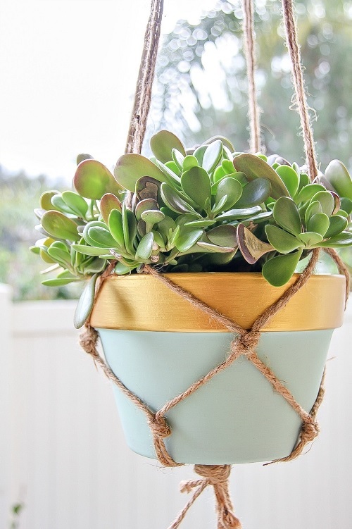 diy-macrame-plant-hanger