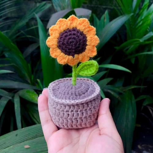 crochet Sunflower plant