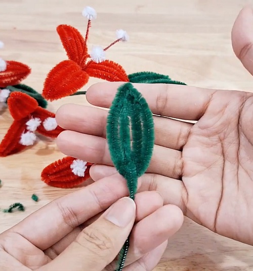 Make the leaves